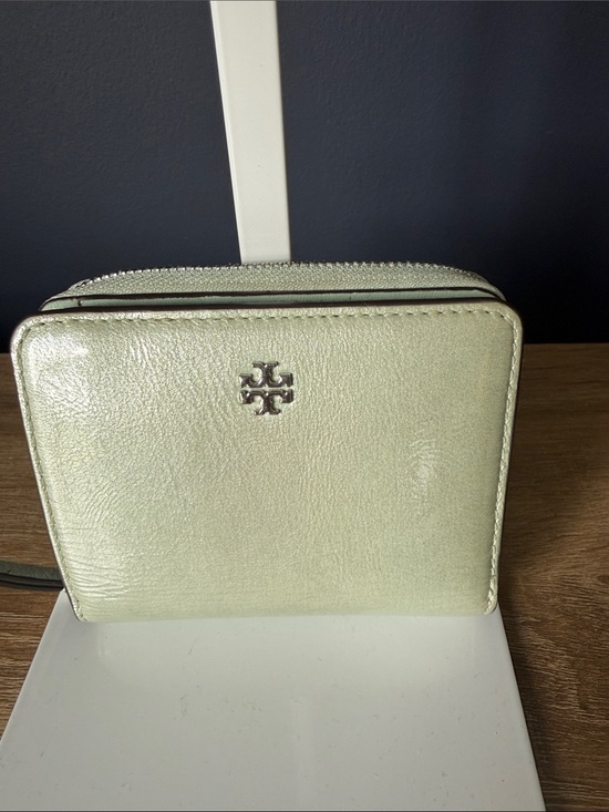 Tory Burch Handbags - Tory Burch Pale Mint Leather Mini Wallet